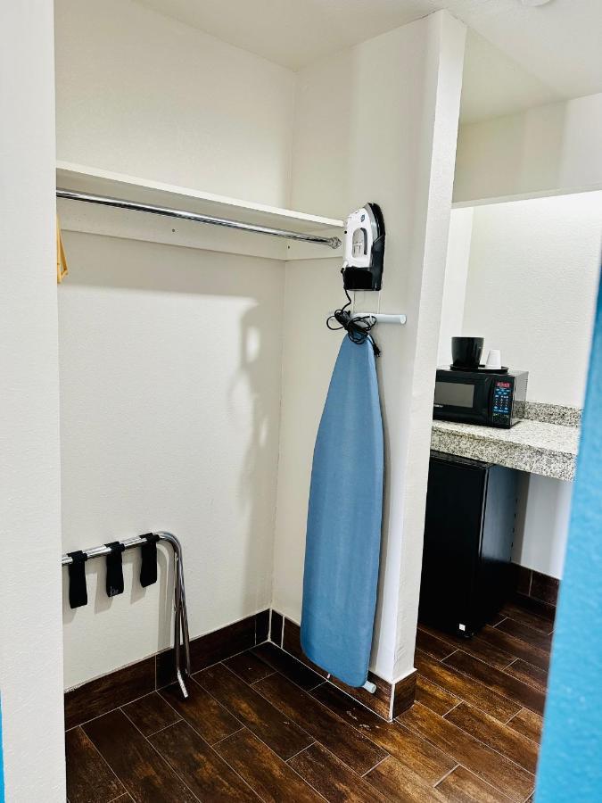 Lonestar Inn El Campo Luaran gambar